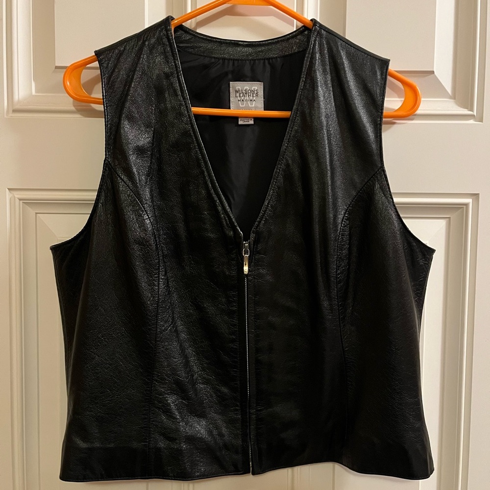 Women’s Wilson Leather Vest.  Zip Front.  Size Large.